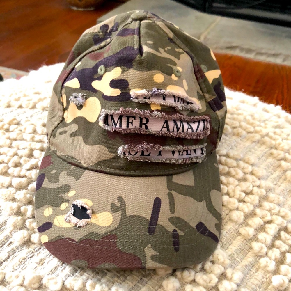 ZARA MAN CAMO HAT IN PRELOVED CONDITION!